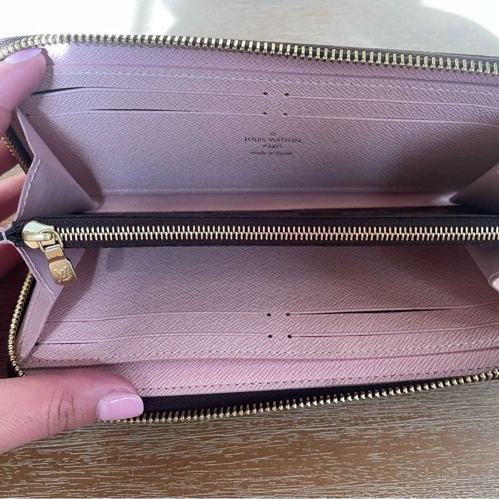 ❌ SOLD ❌ Authentic Louis Vuitton Clemence Wallet - Picture 7 of 11